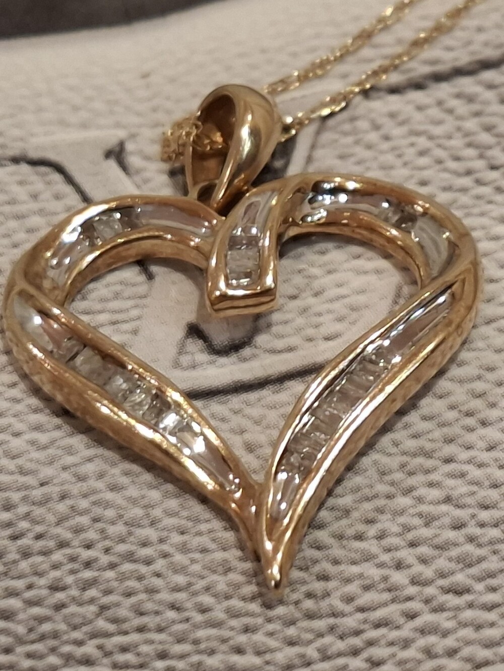 DIAMOND HEART PENDANT AND NECKLACE